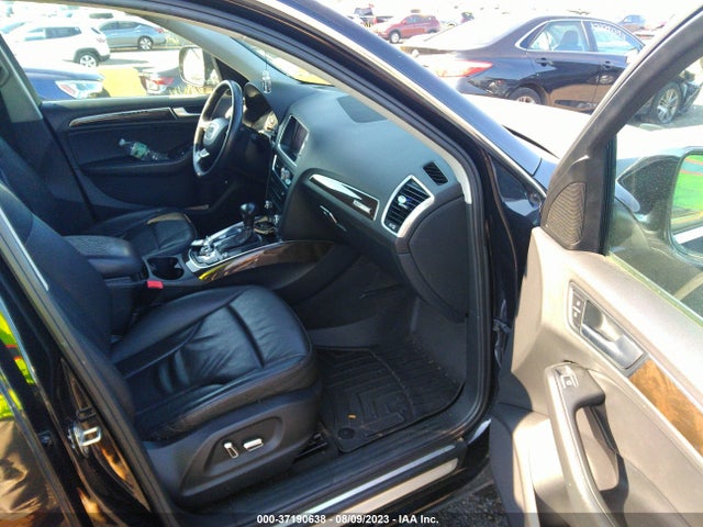 WA1LFAFP4EA052670 Audi Q5 Premium Plus