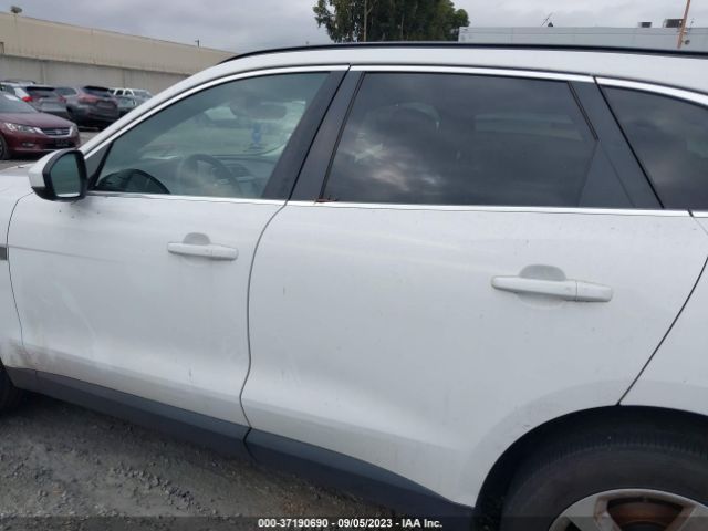 SADCJ2FX5KA395630 Jaguar F-pace 25t Premium