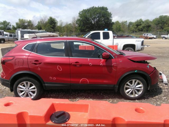 JN1BJ1CR9JW207493 Nissan Rogue Sport S