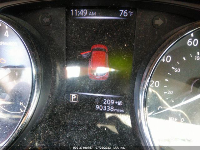 JN1BJ1CR9JW207493 Nissan Rogue Sport S