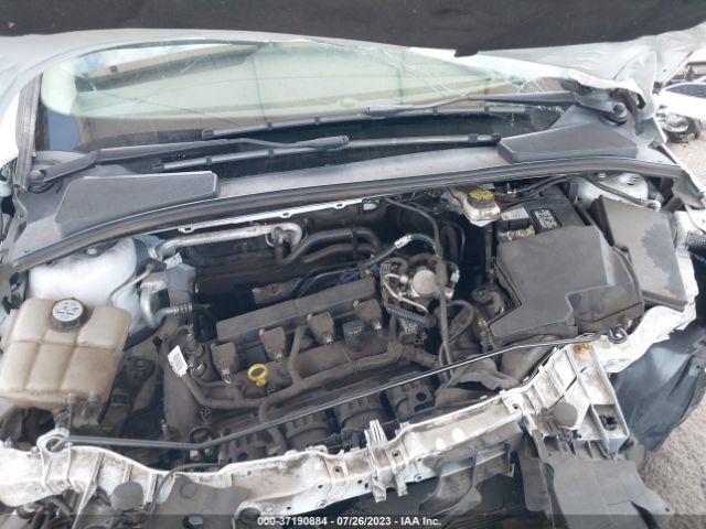 1FADP3F21JL212774 Ford FOCUS SE