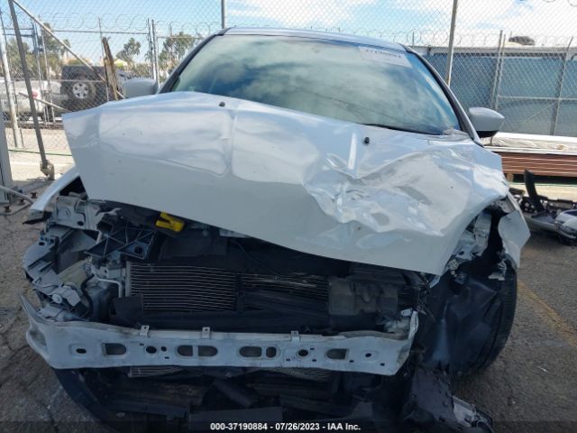 1FADP3F21JL212774 Ford FOCUS SE