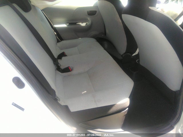 Toyota Prius C One/three/two/four 2014 JTDKDTB37E1061059 Image 10