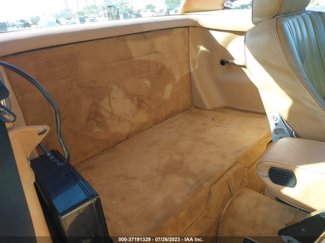 1987 MERCEDES-BENZ 560 SL VIN: WDBBA48D5HA074054