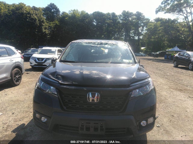 2021 HONDA PASSPORT SPORT VIN: 5FNYF8H25MB033072