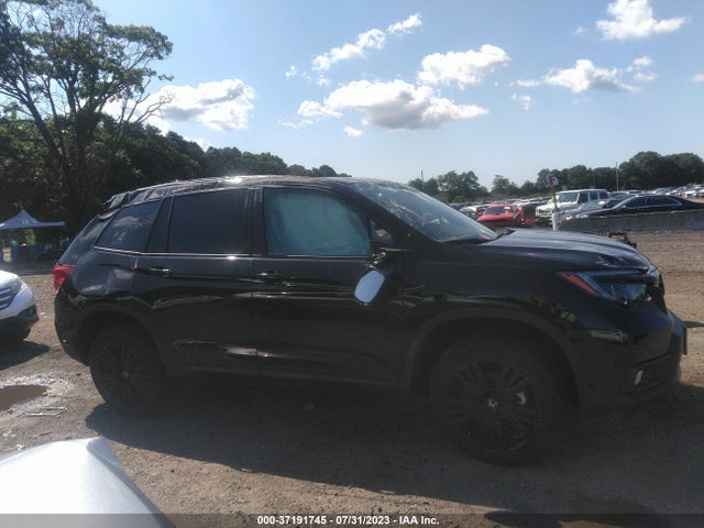 2021 HONDA PASSPORT SPORT VIN: 5FNYF8H25MB033072