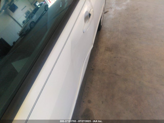 2005 TOYOTA COROLLA CE/LE VIN: JTDBR32EX52053342