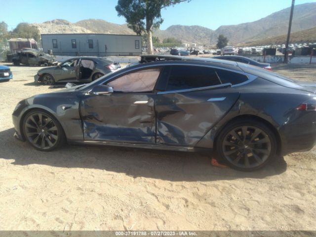 5YJSA1E28JF258131 Tesla Model S 75d/100d/p100d