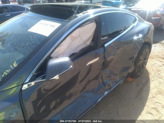 5YJSA1E28JF258131 Tesla Model S 75d/100d/p100d