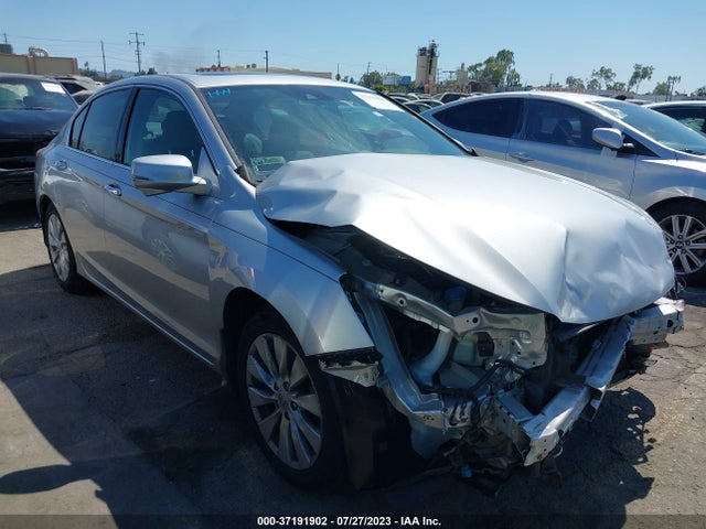 2015 1HGCR3F86FA001496 main image