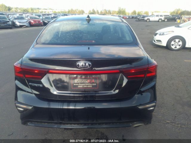 3KPF24AD8ME268725 KIA Forte Lxs