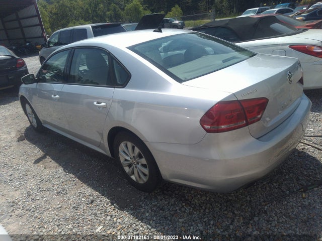 1VWAT7A33FC040705 Volkswagen Passat 1.8t Wolfsburg Ed