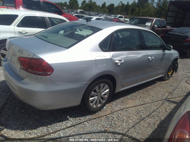 1VWAT7A33FC040705 Volkswagen Passat 1.8t Wolfsburg Ed