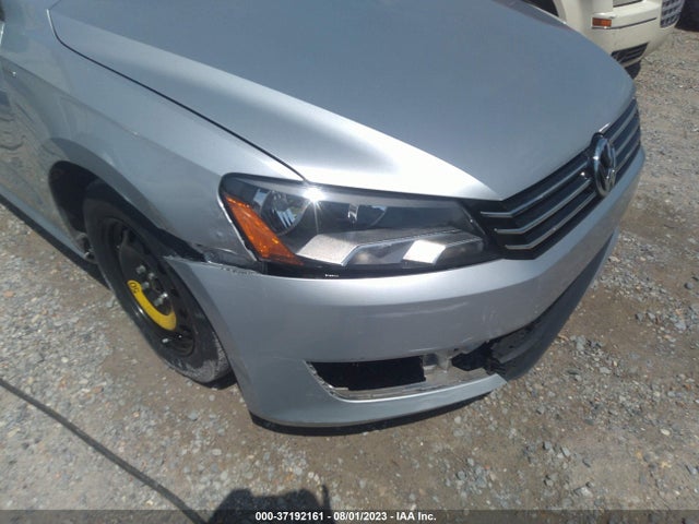 1VWAT7A33FC040705 Volkswagen Passat 1.8t Wolfsburg Ed