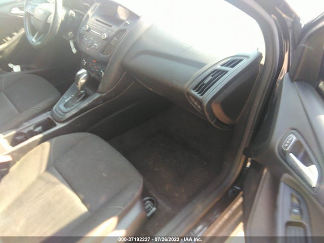 Ford FOCUS SE 2015 1FADP3K25FL278130 Image 6