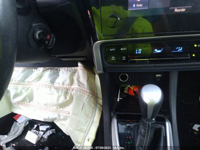 Toyota COROLLA SE 2017 5YFBURHE8HP589480 Image 3