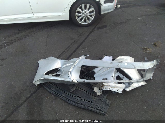 Toyota COROLLA SE 2017 5YFBURHE8HP589480 Image 4