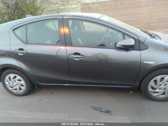 Toyota Prius C One/two/three/four 2016 JTDKDTB30G1138499 Image 13
