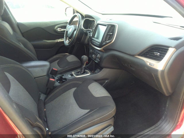 1C4PJLCB8EW288624 Jeep Cherokee Latitude