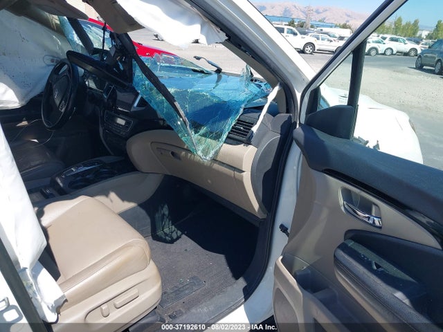 Honda Pilot Touring 2016 5FNYF6H90GB047774 Image 12
