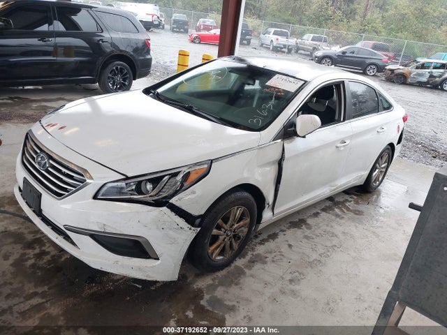 Hyundai SONATA SE 2017 5NPE24AFXHH523163 Image 2