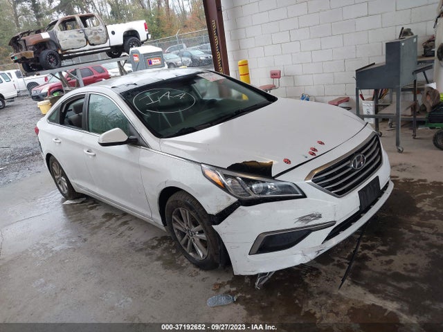 Hyundai SONATA SE 2017 5NPE24AFXHH523163 Image 3