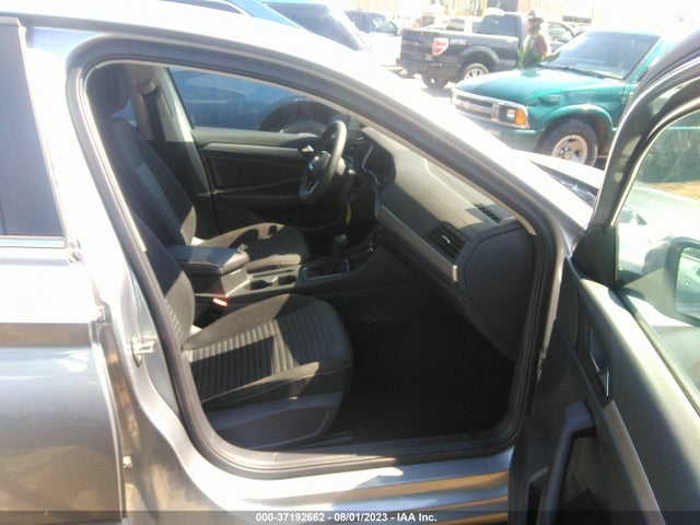 3VWCM7BU2NM005907 Volkswagen JETTA S