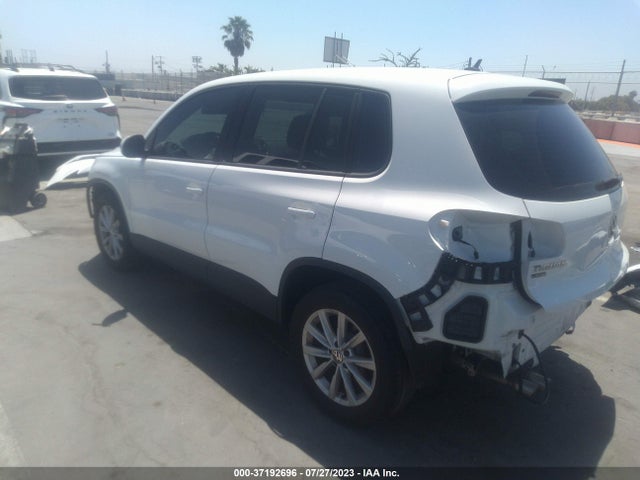 WVGAV7AX0HK052119 Volkswagen TIGUAN