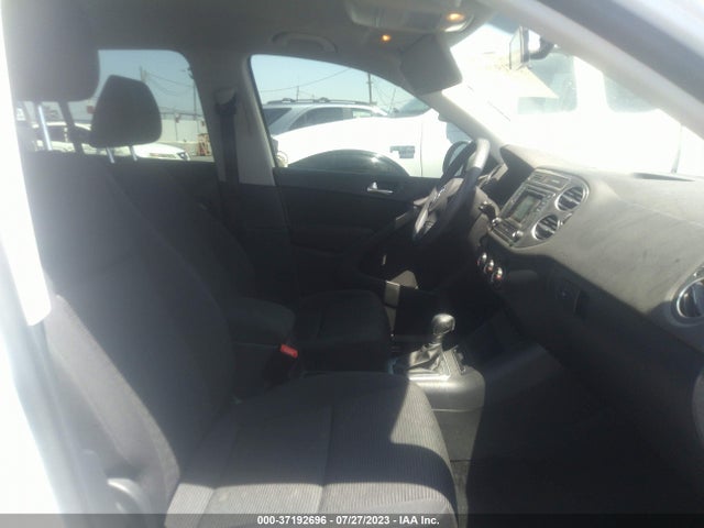 WVGAV7AX0HK052119 Volkswagen TIGUAN