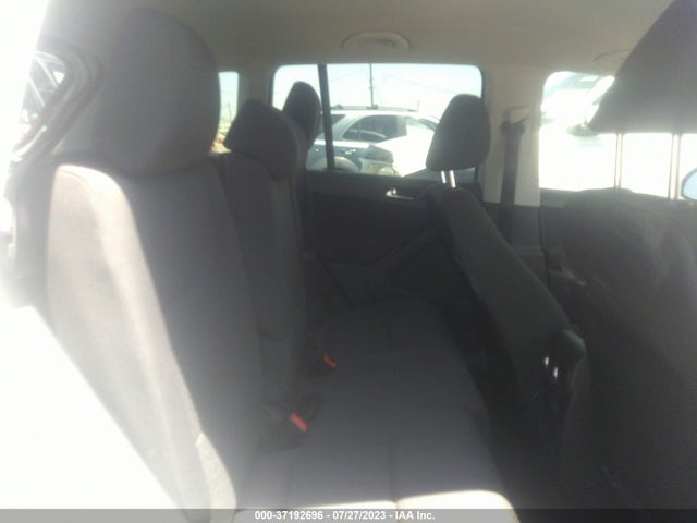 WVGAV7AX0HK052119 Volkswagen TIGUAN