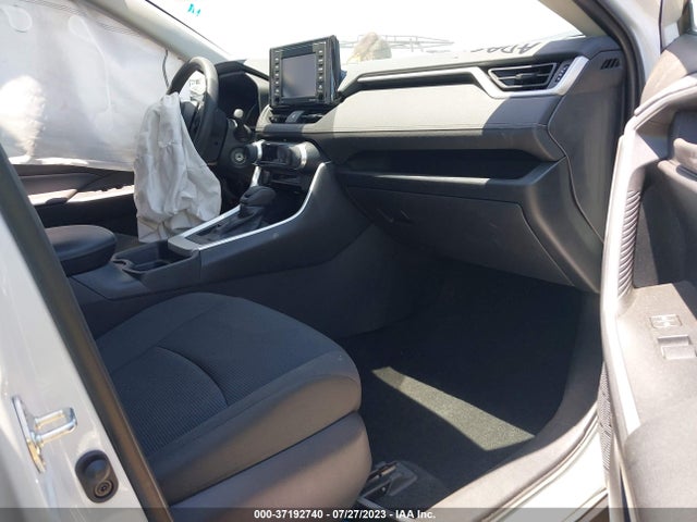 Toyota RAV4 LE 2020 2T3H1RFVXLW102039 Image 12