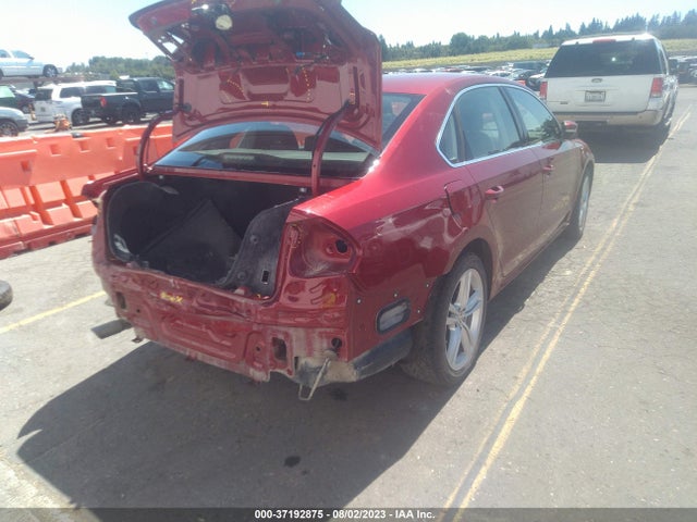 2015 VOLKSWAGEN PASSAT 2.0L TDI SE VIN: 1VWBV7A36FC045041