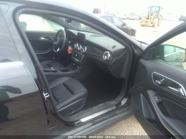 2019 MERCEDES-BENZ GLA VIN: WDCTG4GB0KU012324