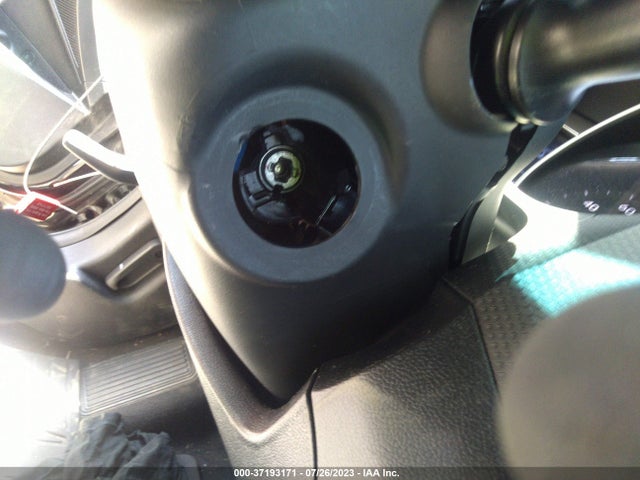 2016 HYUNDAI VELOSTER VIN: KMHTC6AD9GU252756