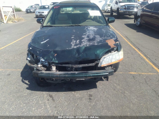 1998 HONDA ACCORD SDN EX VIN: 1HGCG1655WA008391