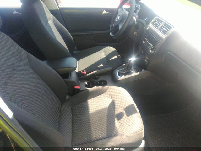 3VW2K7AJXEM440814 Volkswagen Jetta Sedan S