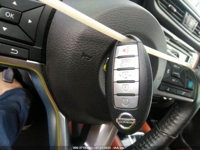 JN8AT2MT7JW467527 Nissan Rogue Sl