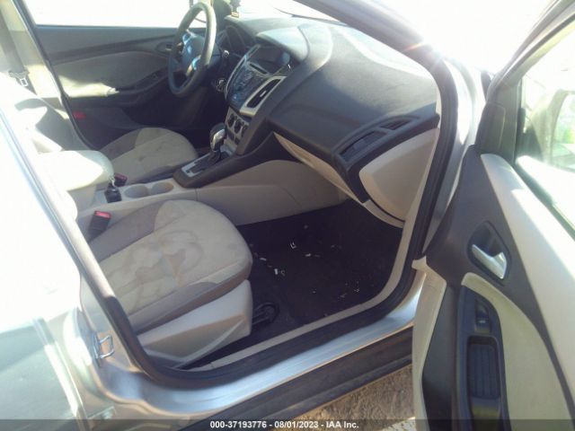 1FADP3F27EL414427 Ford FOCUS SE