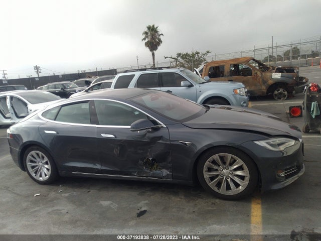 Tesla Model S 75d/100d/p100d 2018 5YJSA1E2XJF292118 Image 4