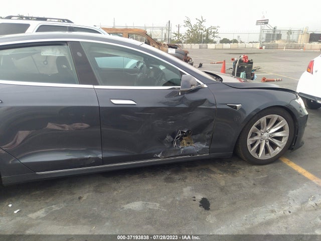 Tesla Model S 75d/100d/p100d 2018 5YJSA1E2XJF292118 Image 13