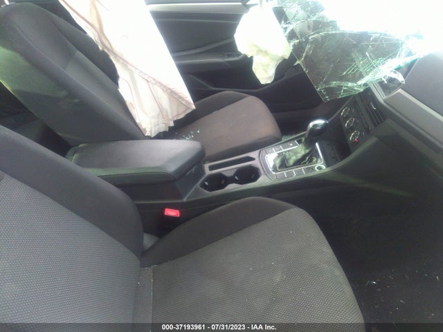 3VWC57BU3KM141326 Volkswagen Jetta S/se/r-line