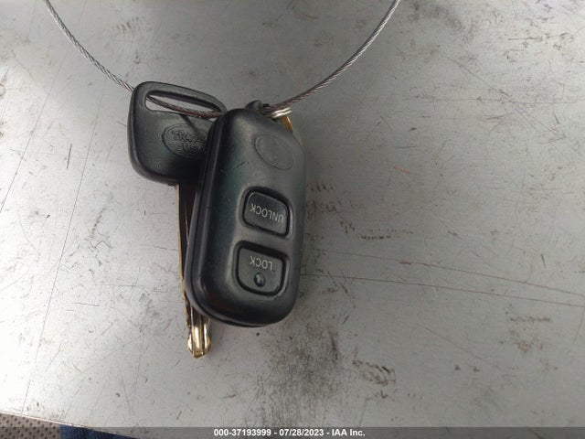 2005 TOYOTA HIGHLANDER VIN: JTEGD21AX50127847