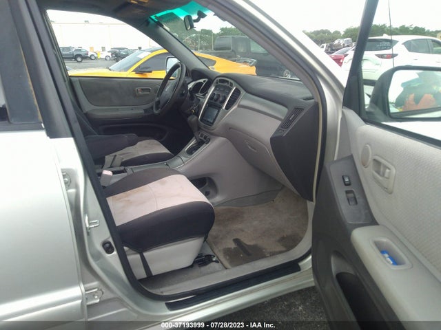 2005 TOYOTA HIGHLANDER VIN: JTEGD21AX50127847