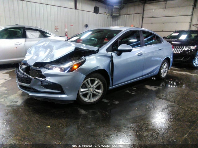 Chevrolet CRUZE LT 2018 1G1BE5SM9J7152707 Image 2