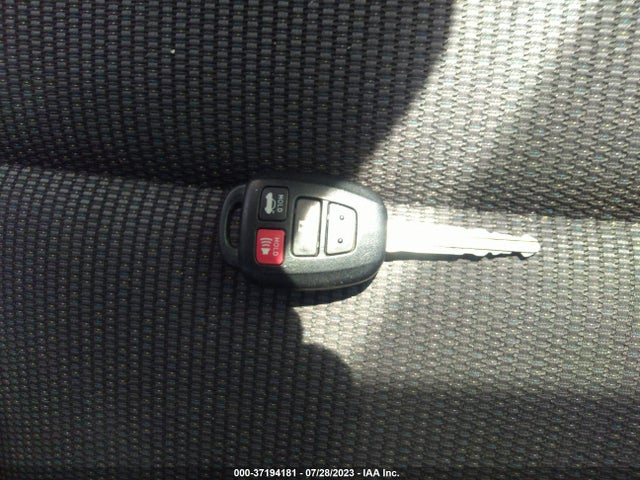 2017 TOYOTA COROLLA L/LE/XLE/SE VIN: 5YFBURHEXHP587052