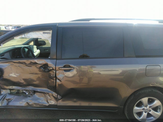 Toyota SIENNA LE 2015 5TDKK3DC3FS573604 Image 6