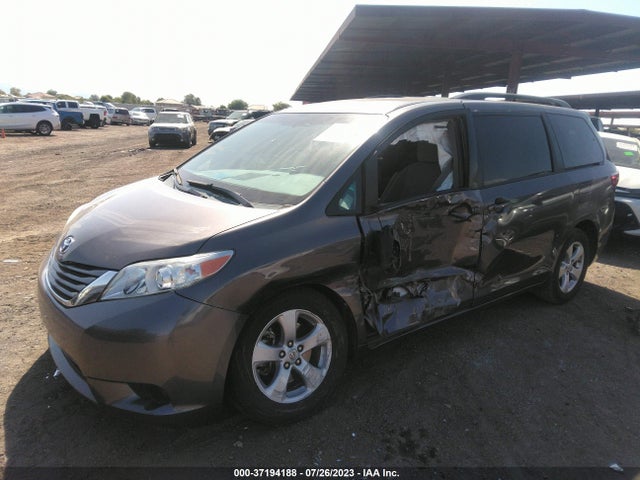 Toyota SIENNA LE 2015 5TDKK3DC3FS573604 Image 2