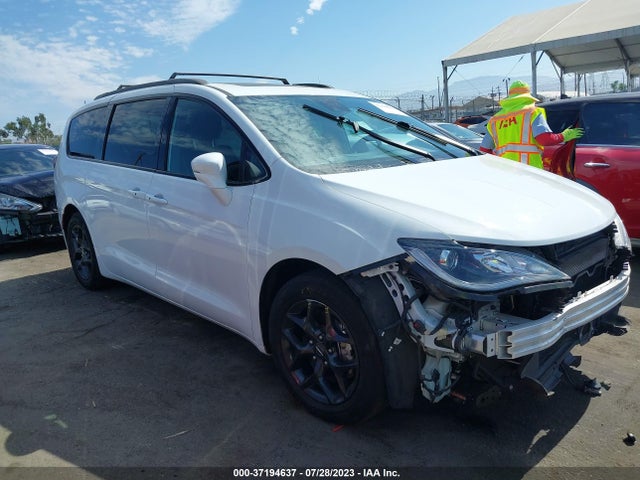 2C4RC1GG0JR358181 Chrysler Pacifica Limited