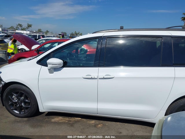 2C4RC1GG0JR358181 Chrysler Pacifica Limited