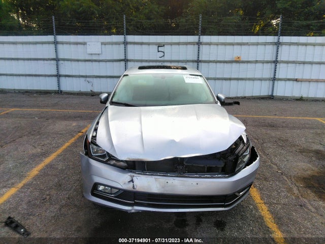 1VWBT7A33GC069482 Volkswagen Passat 1.8t Se